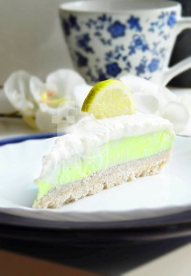 Recepty s FitnessGuru.sk
 
 Prvá vrstva si vás získa svojou kokosovou chuťou, druhá vrstva s limetkovou chuťou s prekvapením a tretia jemnou...