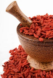 Goji (godži) sú sušené plody Kustovnice čínskej (Lycium chinensis). Goji majú sýto červenú farbu a sú veľké asi ako sušené hrozienk...